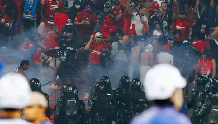 কলম্বিয়ায় প্রতিপক্ষ দুই দলের সমর্থকদের মধ্যে সংঘর্ষ, আহত ৫৯